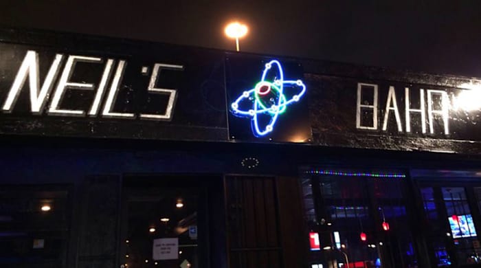 neils-bar.jpg
